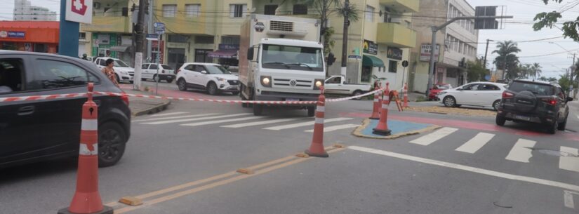 Rotatoria localizada na região central de Caraguatatuba
