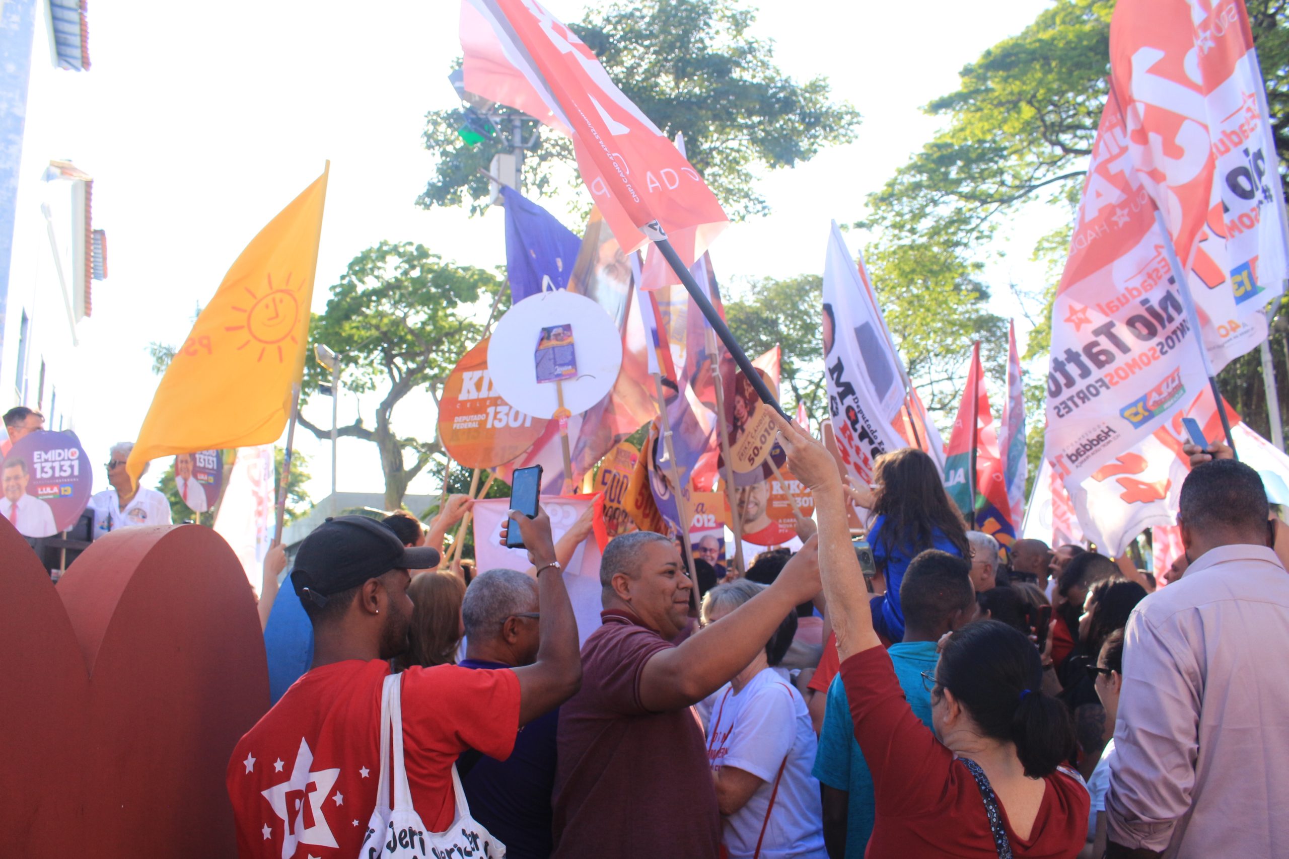 Movimentos de esquerda em passeata no centro de São José dos Campos