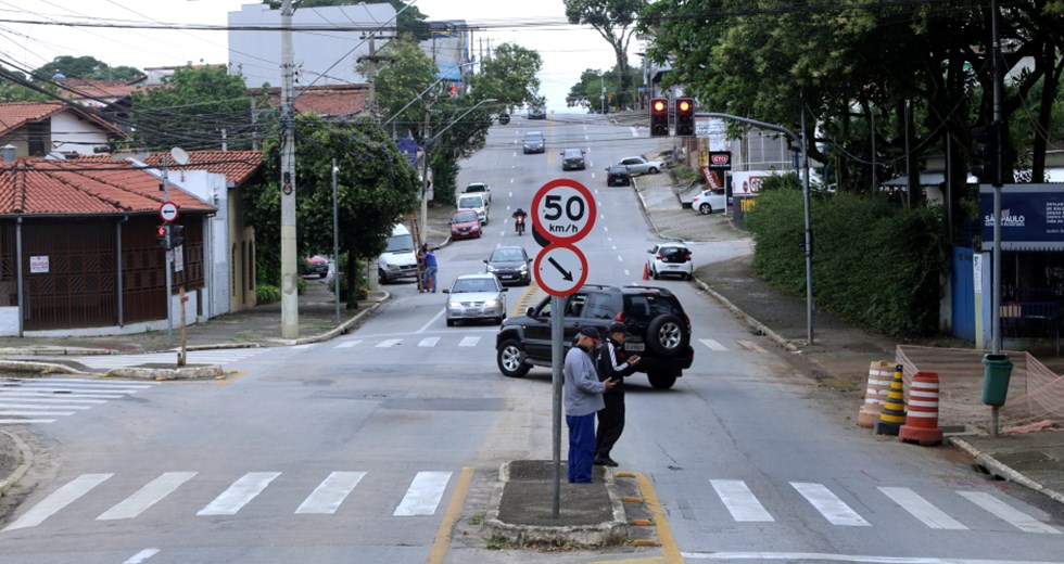 trecho da avenida perseu, no jardim satélite, em são josé dos campos