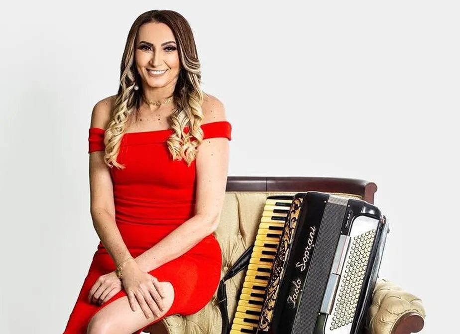 cantora e compositora de forró rita de cássia