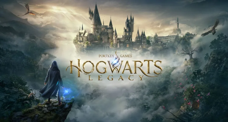 imagem do jogo Hogwarts Legacy, capa do jogo com castelo e criaturas encantadas e um bruxo com varinha na mão