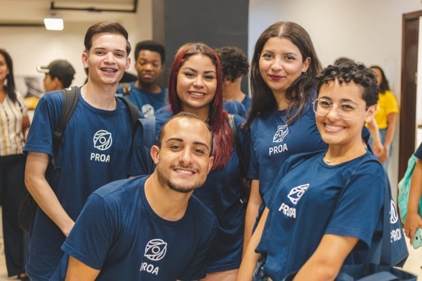 imagem de alunos do Instituto PROA; foto ilustra matéria sobre vagas gratuitas para curso profissionalizante do Instituto PROA