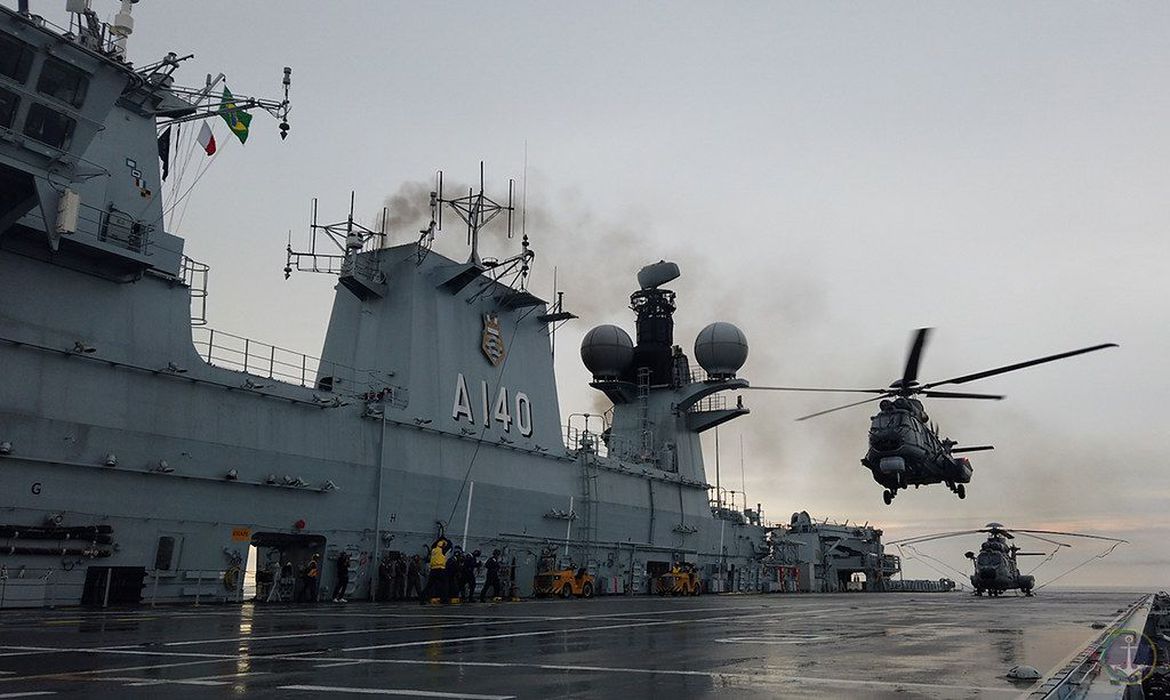 imagem ilustrativa de navio que funcionará como hospital de campanha no Porto de São Sebastião; foto ilustra matéria sobre envio do navio da Marinha