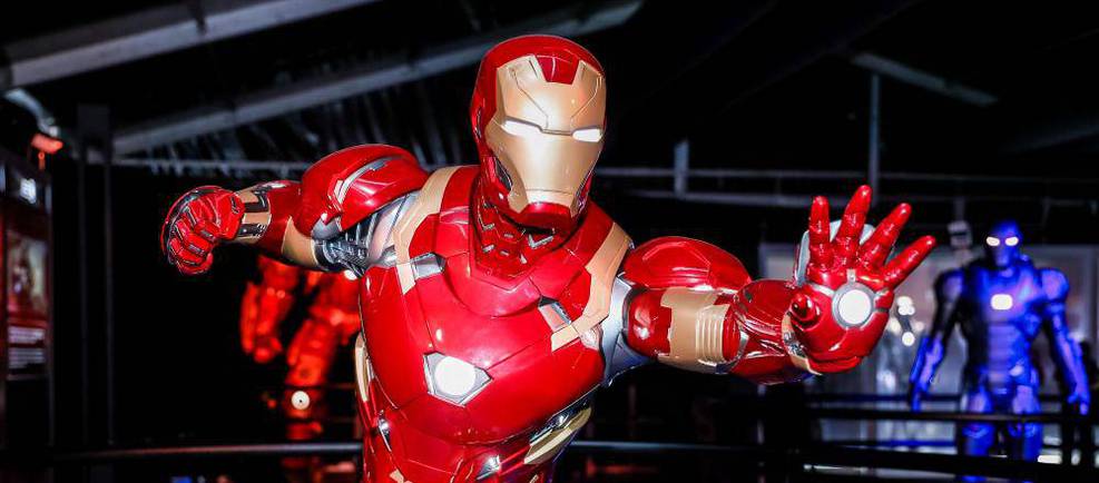 imagem do boneco Homem de Ferro, em exposição; foto ilustra matéria sobre Experiência imersiva da Marvel Vingadores chega em SP