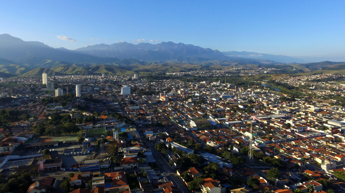 imagem aérea de Guaratinguetá; foto ilustra matéria sobre Guaratinguetá é a cidade mais barata para se viver no Brasil