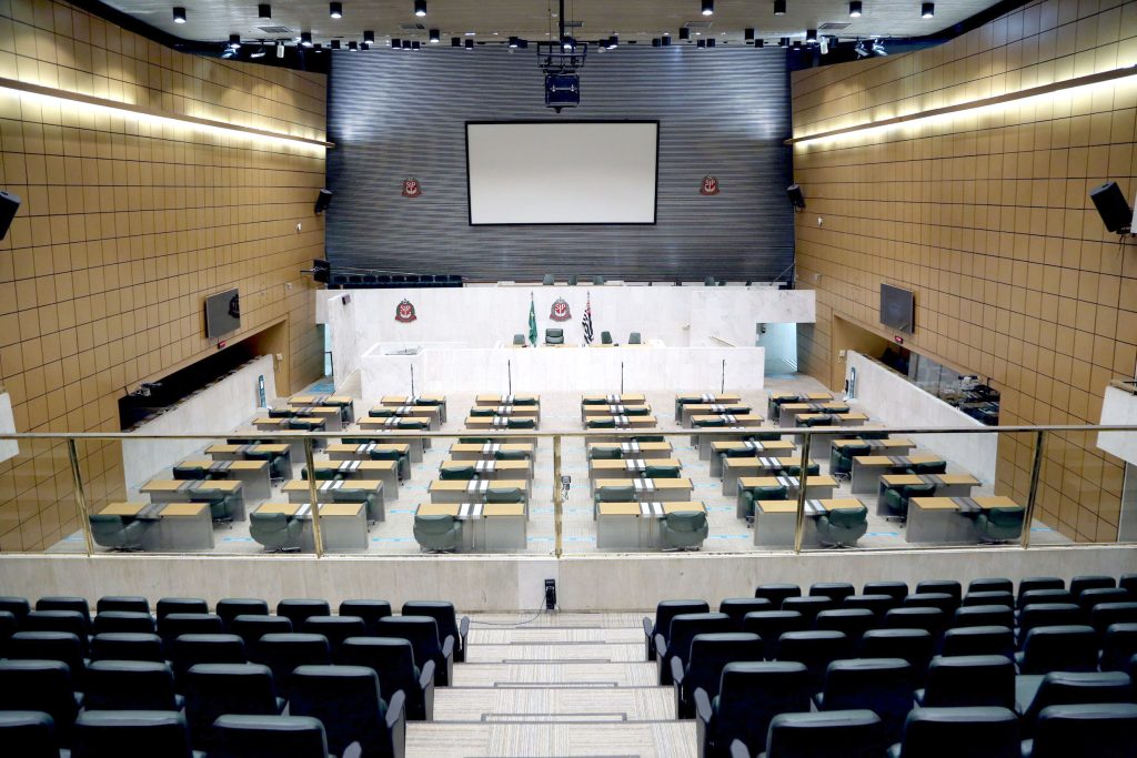 Posse dos 94 deputados acontece nesta quarta (15) na Alesp; maioria é do PL