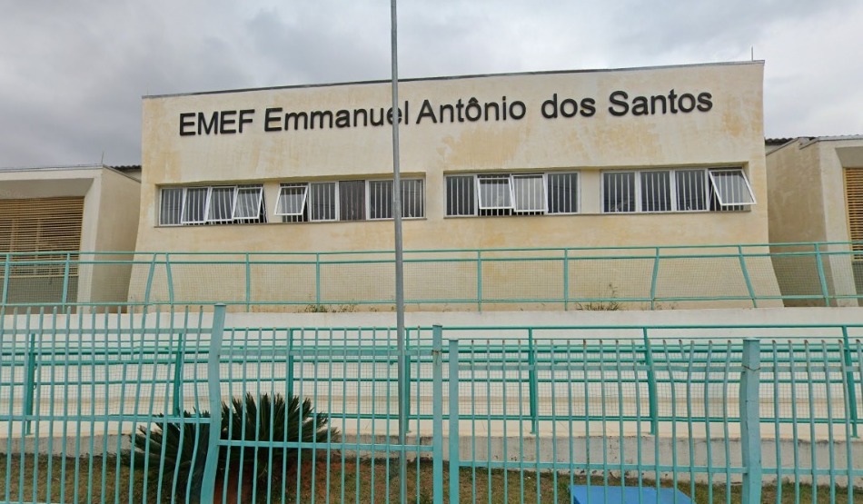 fachada da EMEFI Emmanuel Antônio dos Santos, no bairro Frei Galvão, na zona leste de São José dos Campos; escola sofreu tentativa de assalto