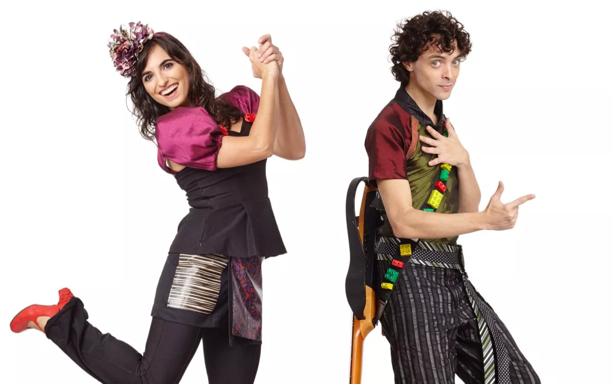 Julia Pittier e Daniel Ayres posando pra foto
