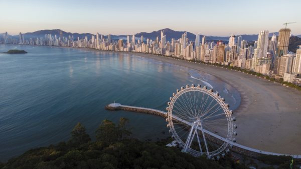 vista de praia em balneário do camboriú