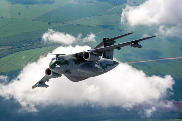 embraer abre 200 vagas de estágio