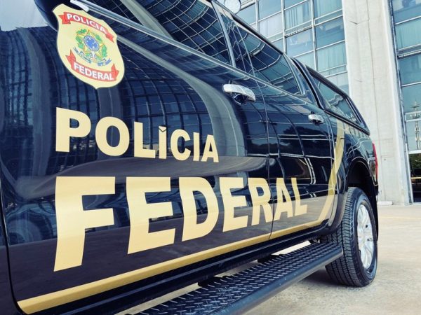 Investigados invadem, cercam, constroem casas e revendem imóveis na Praia da Paruba; um terreno da Marinha do Brasil já foi invadido