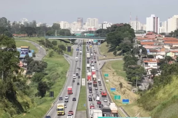 Via Dutra em São José. 91% dos usuários da Via Dutra não pagam pedágio, diz Coordenador de Operações da CCR
