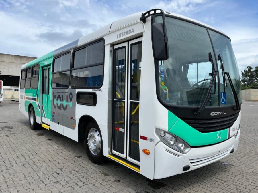 Ônibus do transporte público de Taubaté estacionado