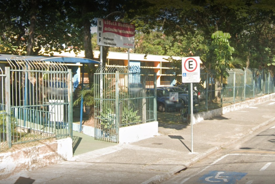 img-responsive Fachada da EMEF (Escola Municipal do Ensino Fundamental) Tito Máximo