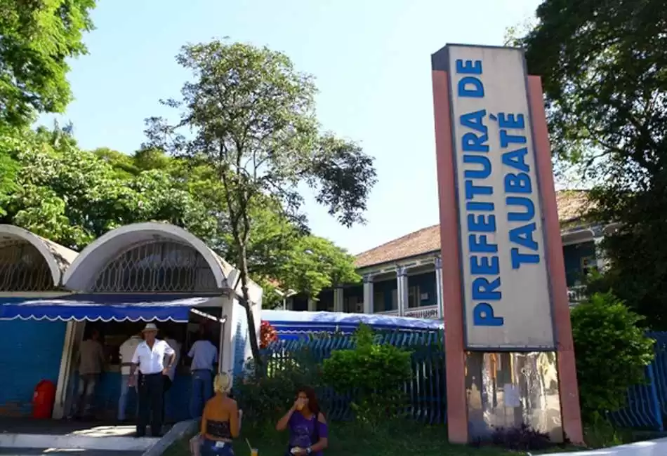 prédio da prefeitura de taubaté