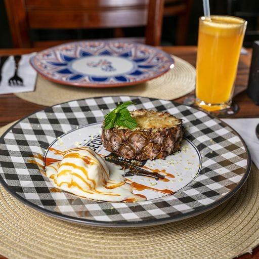 Abacaxi na Brasa do Canto do Galeto em São José; estabelecimento faz parte do Restaurant Week