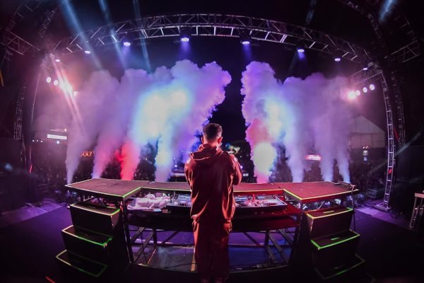 Dennis DJ na Jacareí Expo Agro 2023