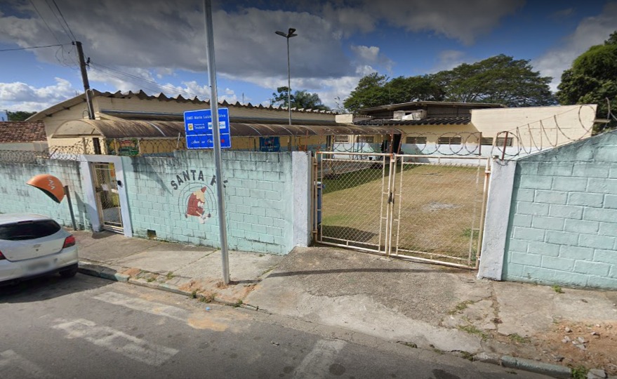 Fachada da creche Santa Fé, onde criança foi picada por escorpião em Taubaté