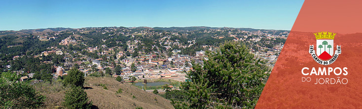 Vista panorâmica de Campos do Jordão, com vegetação e imóveis