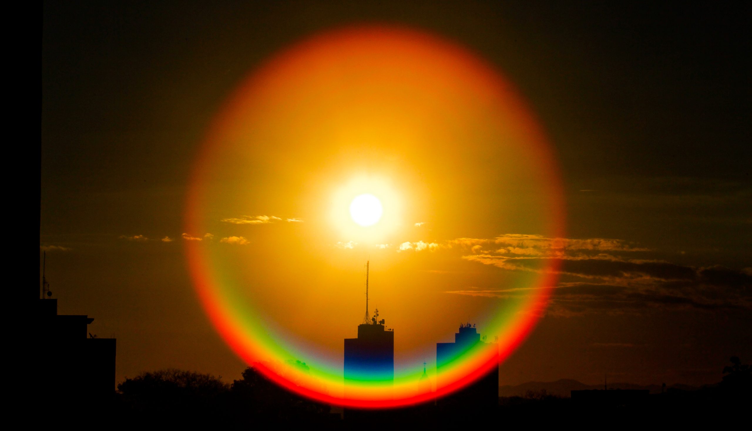 Por do sol em São José. São José promove programa de uso de energia solar