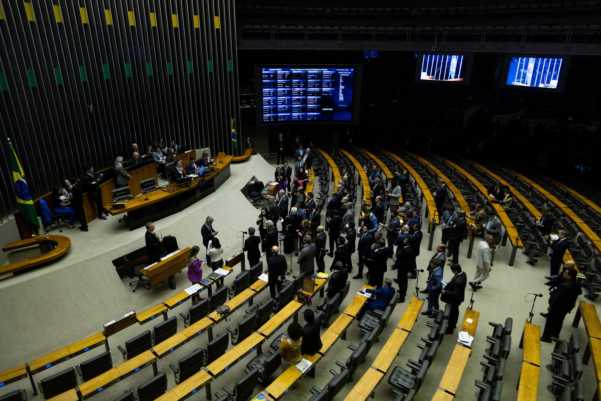 Arcabouço fiscal substitui texto do teto de gastos