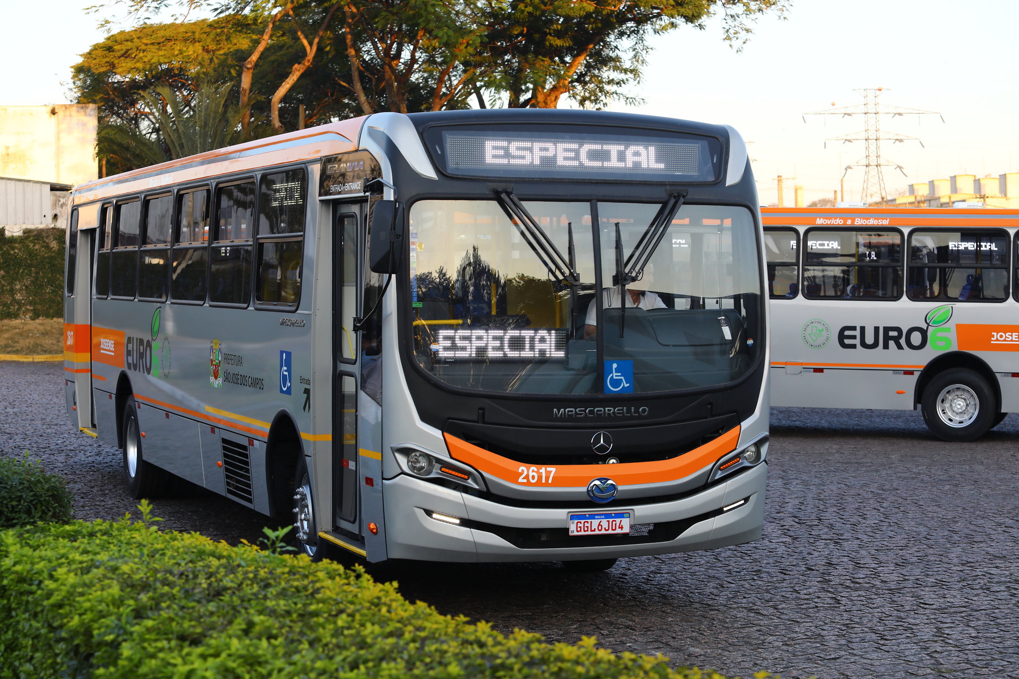 Novos ônibus começam a circular nesta terça em São José