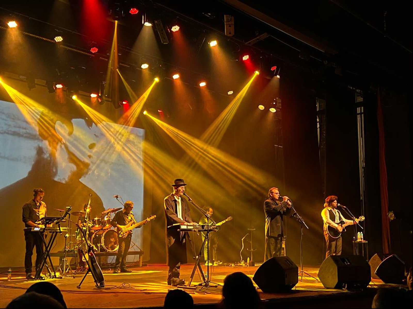 Apresentação do Bee Gees Brazil acontecerá no teatro colinas