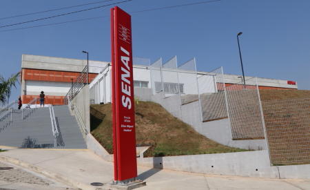 Fachada do Senai de Jacareí, que está com inscrições abertas para cursos