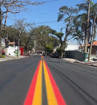 Ciclofaixa compartilhada na avenida Anchieta em São José dos Campos