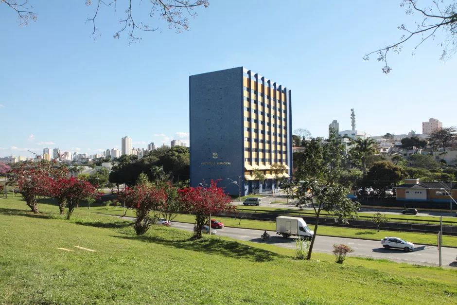 Prédio da Prefeitura de São José, que abriu concurso público com 32 vagas