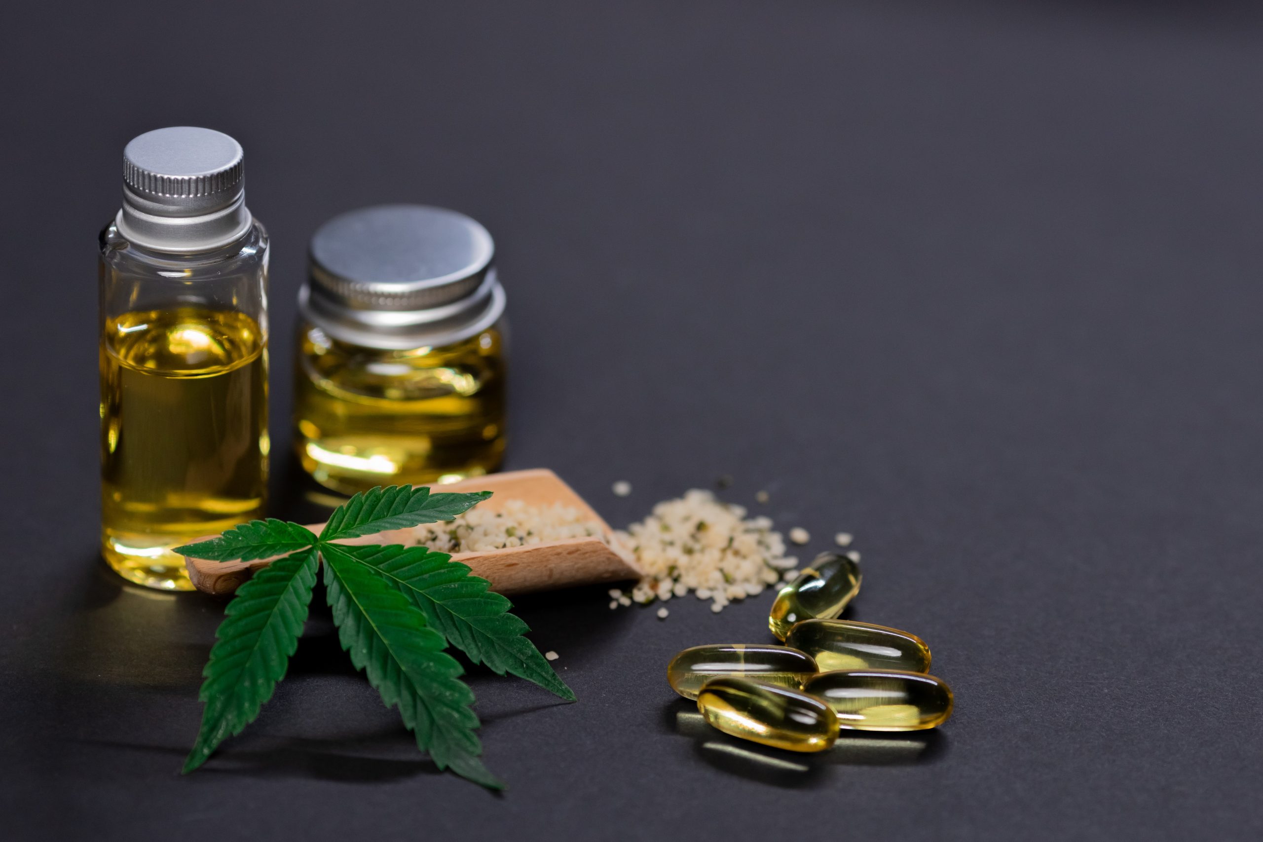 Cannabidiol em óleo, grão e cápsula. Curso sobre cannabis medicinal será realizado pela Unifesp