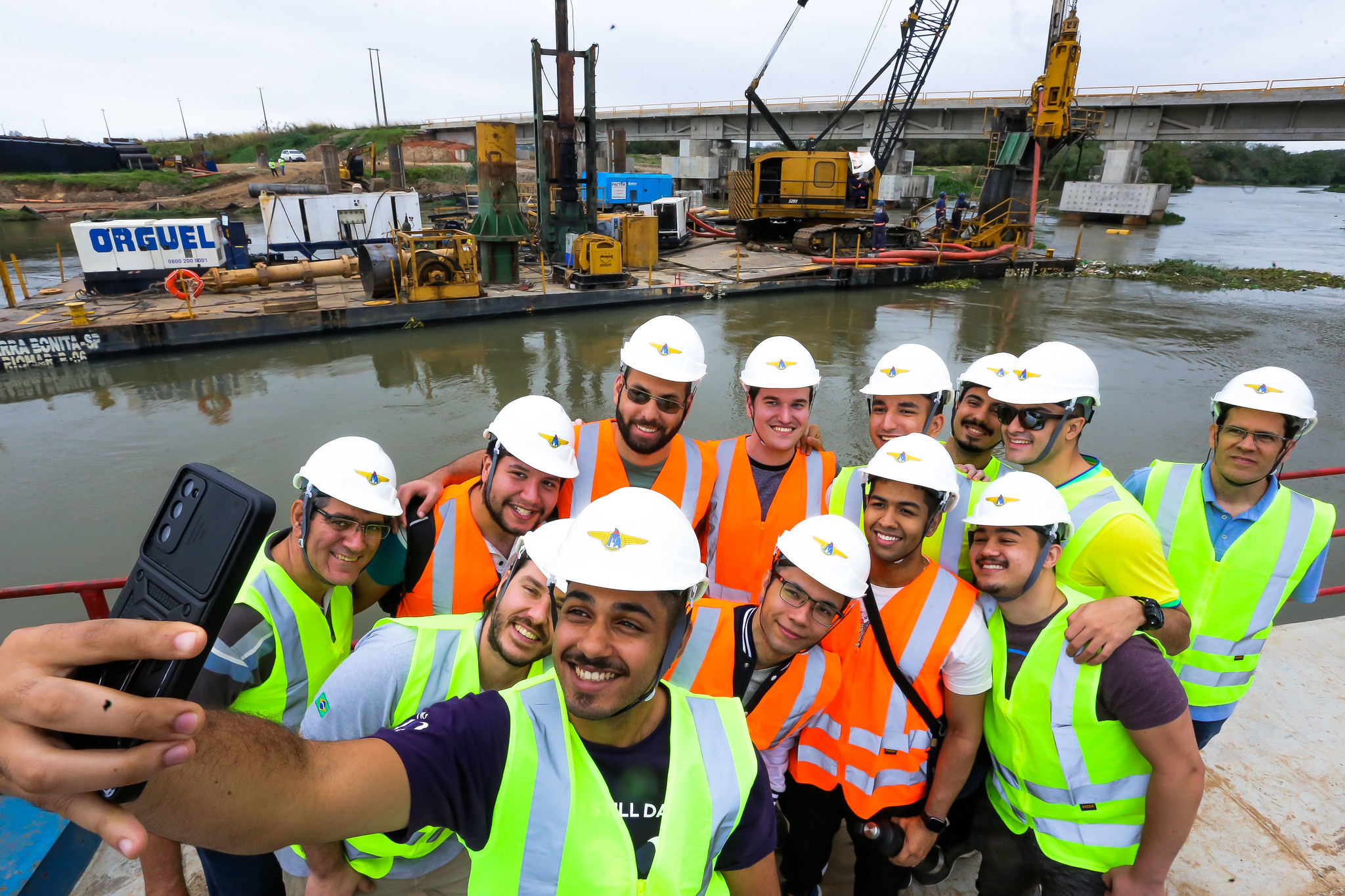 Alunos de engenharia do ITA acompanharam construção de ponte na Via Jaguari 