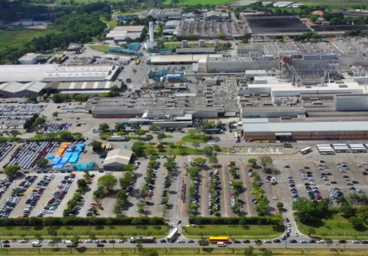 Vista panorâmica da fábrica da GM em São José dos Campos