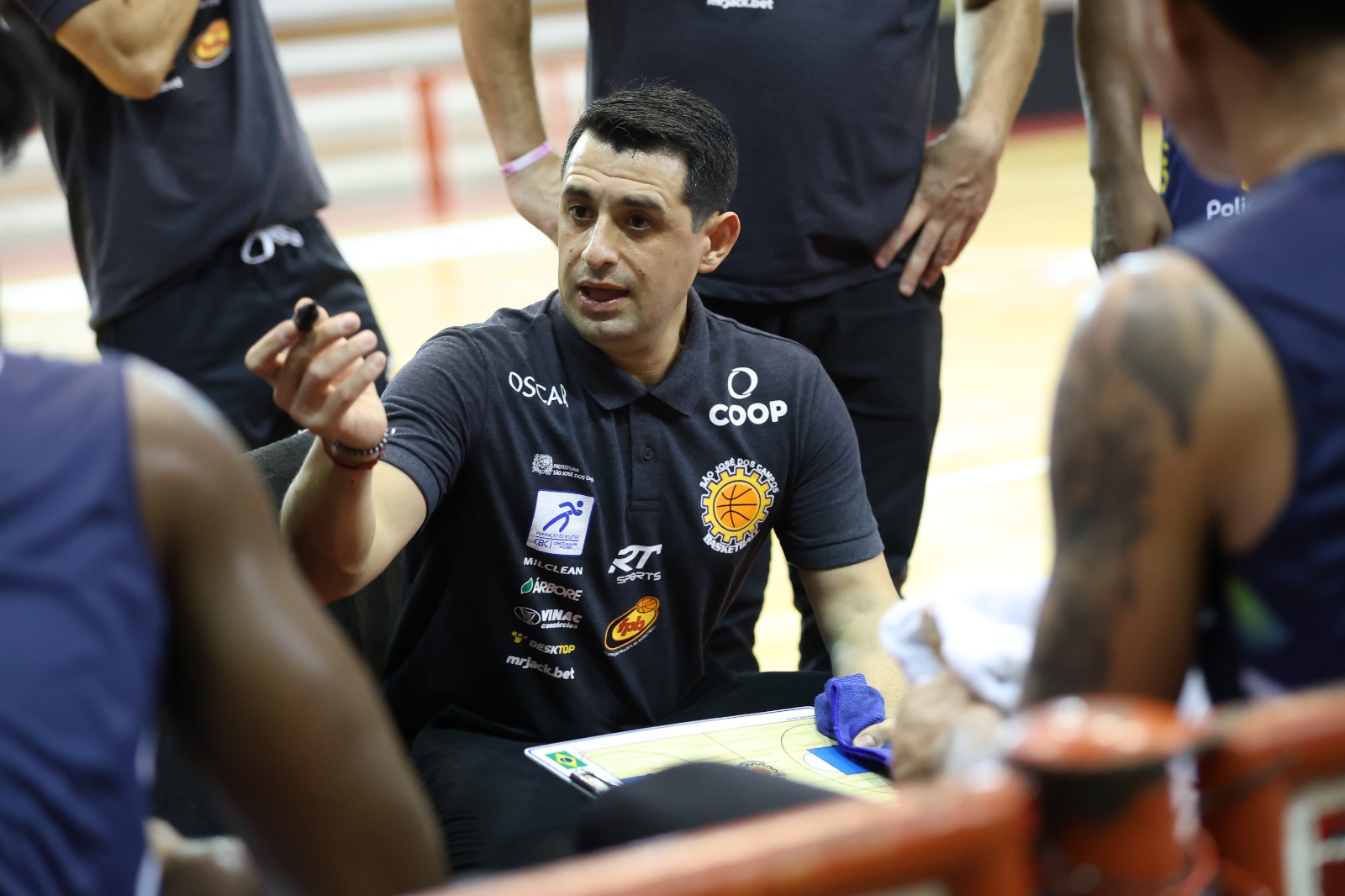 Sebastián Figueiredo, treinador do São José Basketball, que vai enfrentar o São Paulo