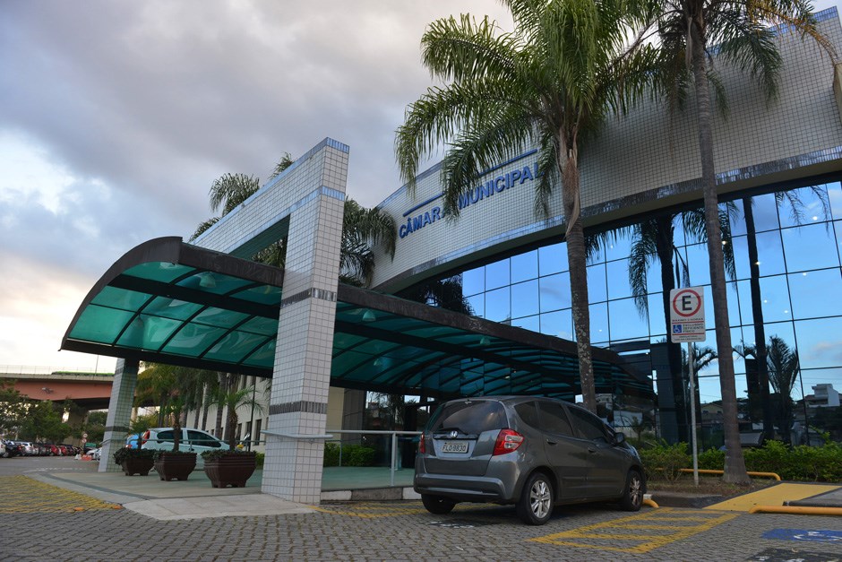 Salários para o concurso da Câmara de São José variam entre R$ 6 mil e R$ 11 mil