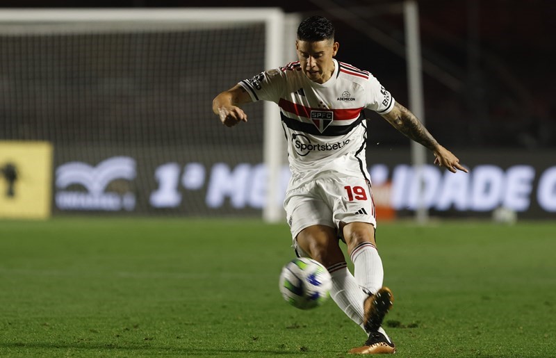 james rodriguez em campo pelo são paulo