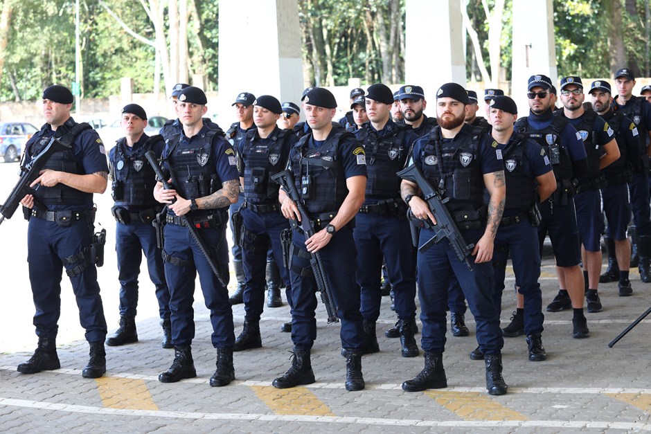 Tropa da GCM reunid em São José