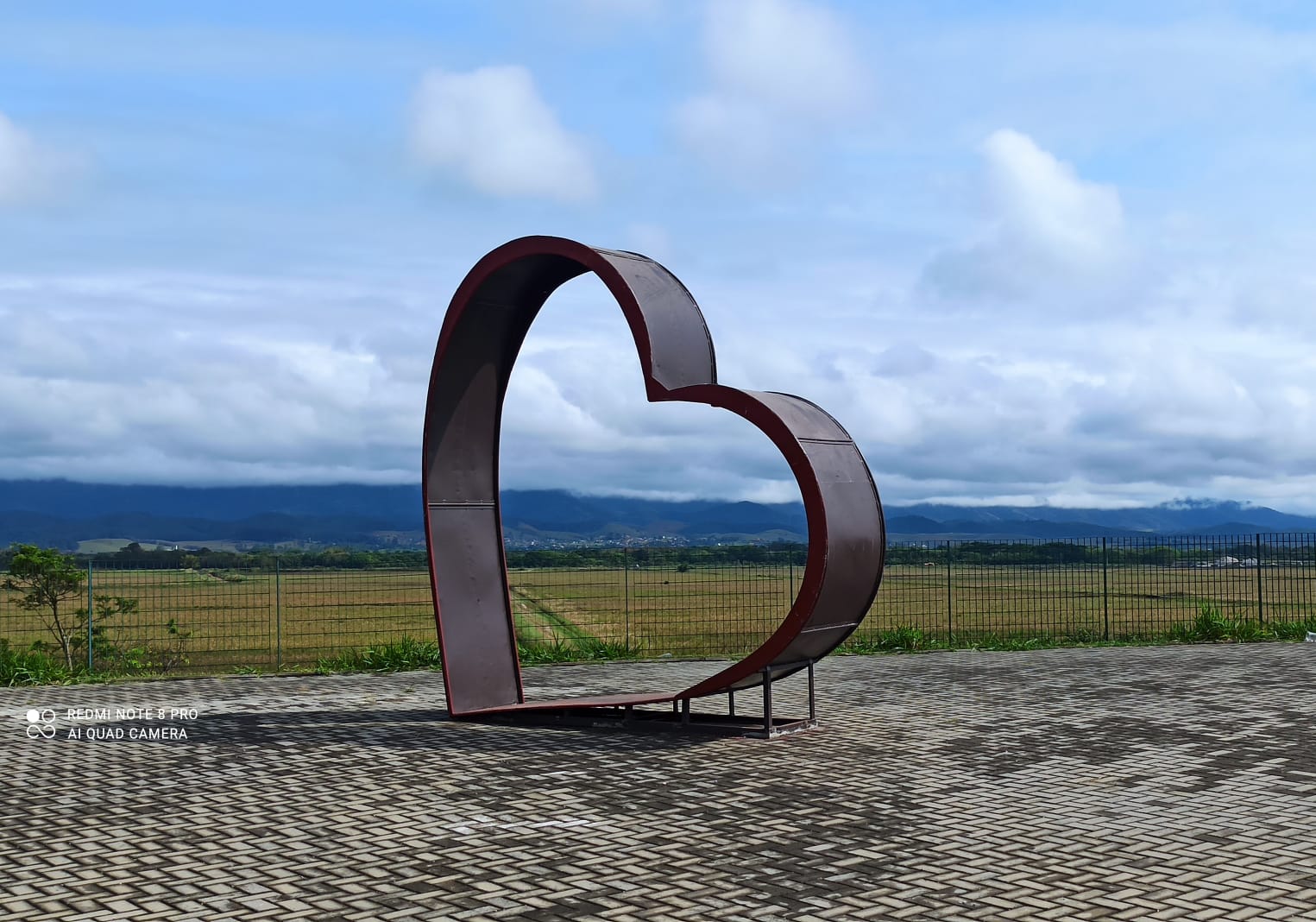 Coração Gigante, monumento para tirar fotos em Taubaté
