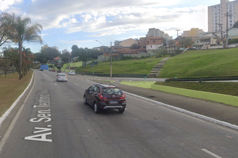 vista da avenida na região central em São José que está em obras