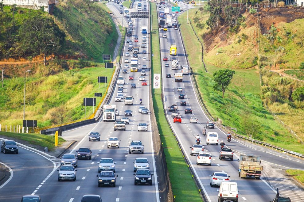 Via Presidente Dutra espera cerca de 1 milhão de veículos no feriado de Carnaval; rodovias estimam trânsito mais intenso na região