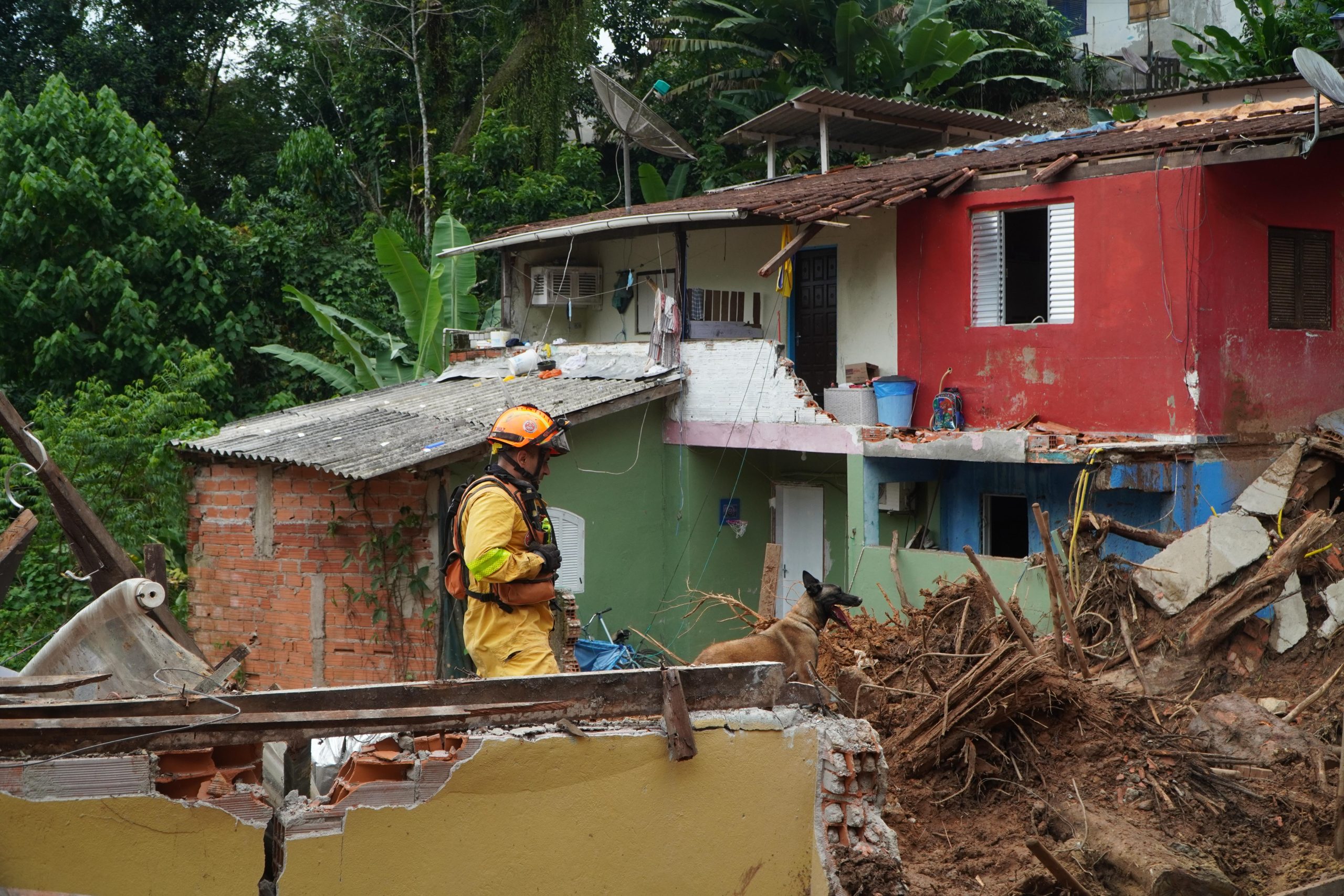 Vila Sahy, região em que Justiça autorizou demolição de casas em São Sebastião
