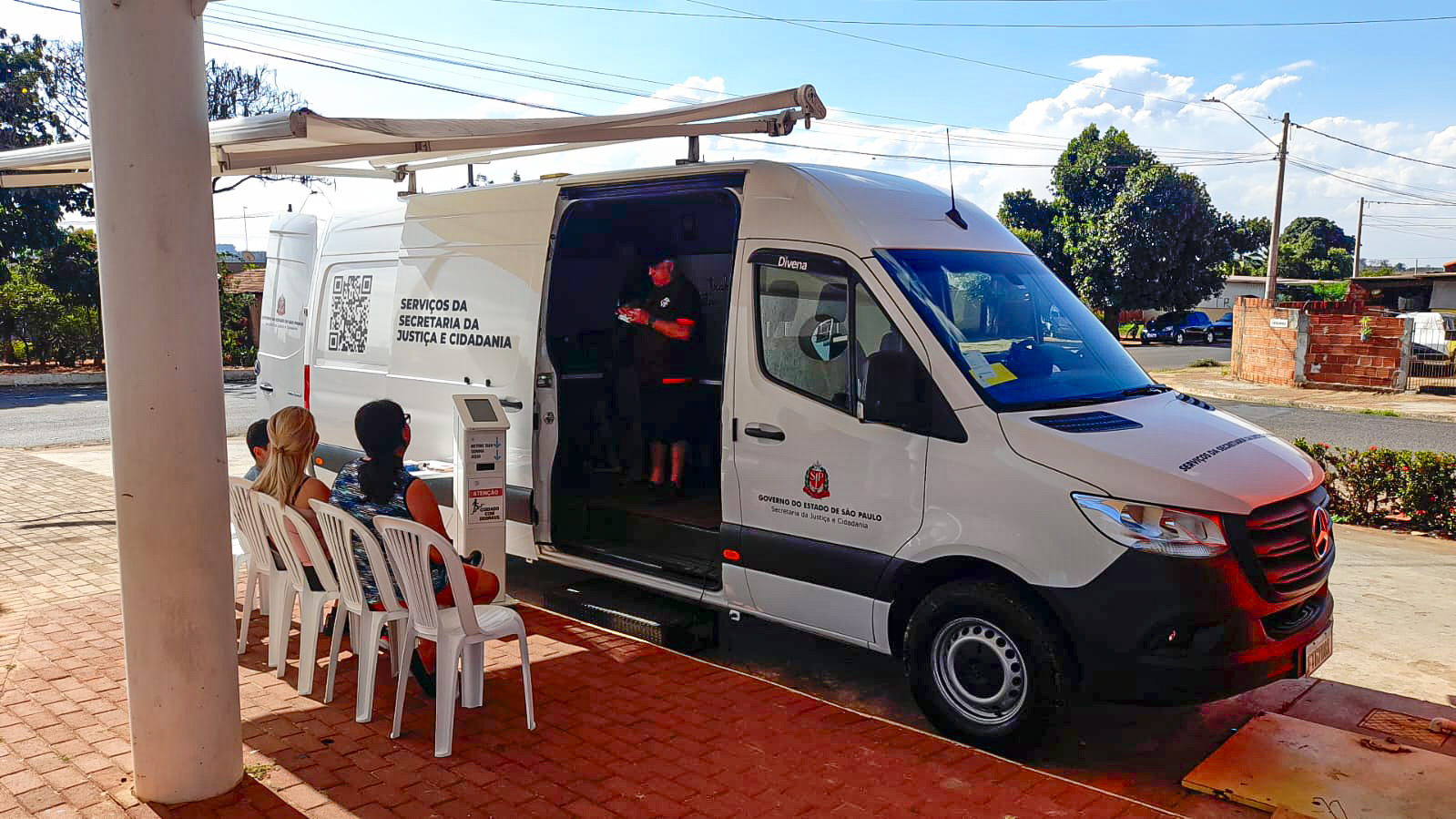 Van da Cidadania itinerante chega à Jacareí nesta semana