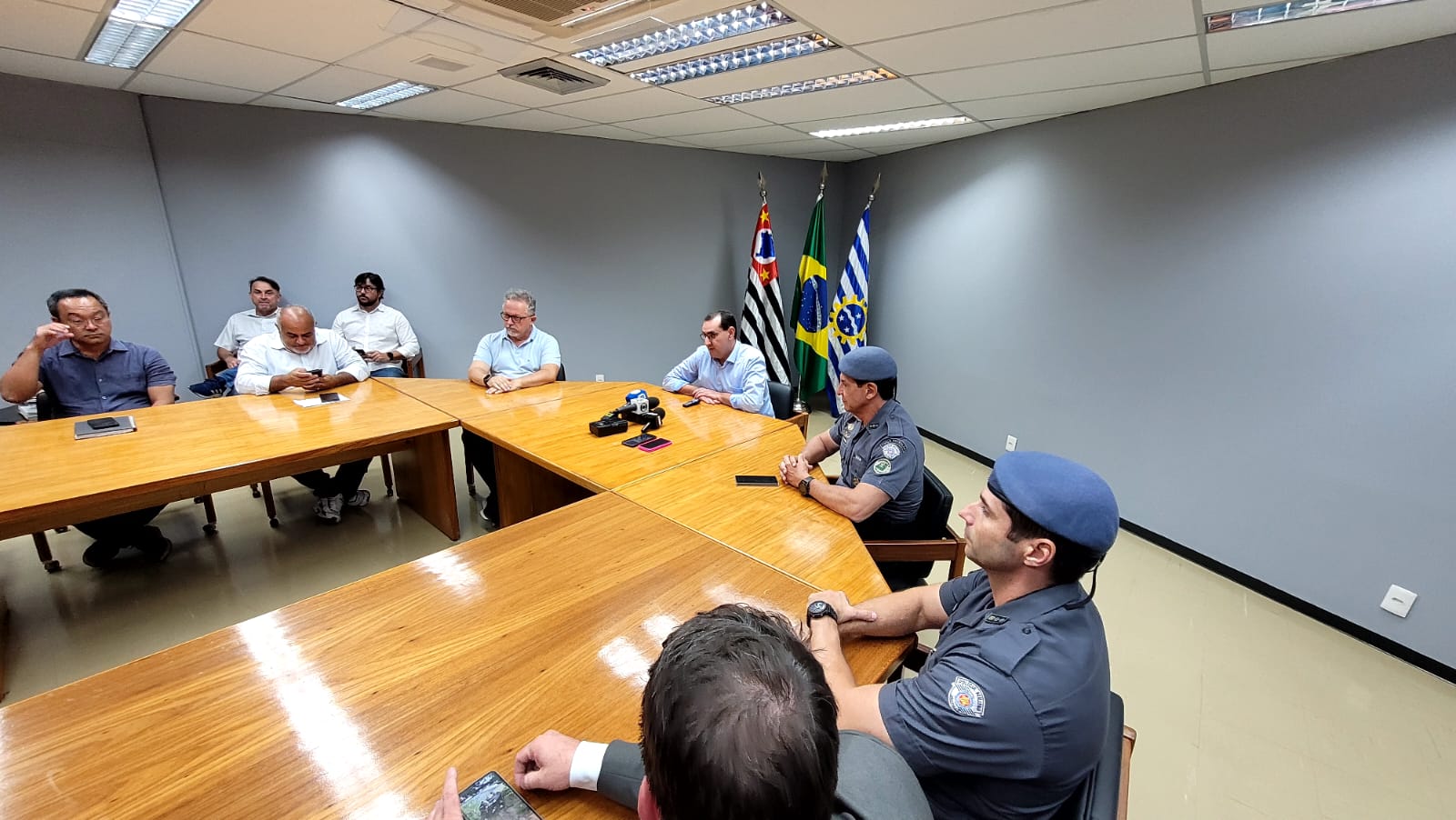 Prefeito de São José falando dos moradores do Banhado e o Natal