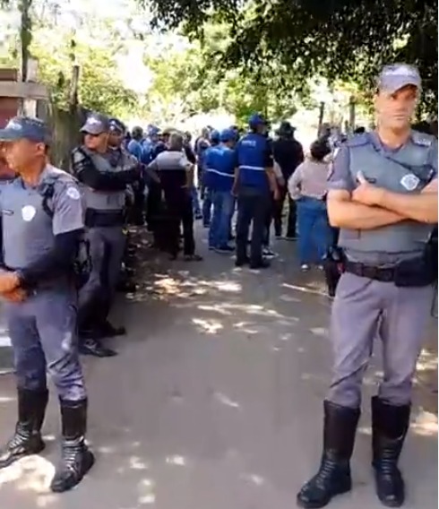 Operação da prefeitura no Banhado com apoio da PM; moradores relatam violência