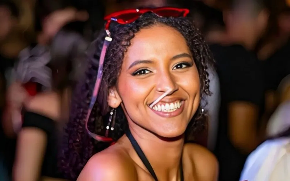 Jovem, sorrindo, que faleceu durante show de taylor swift