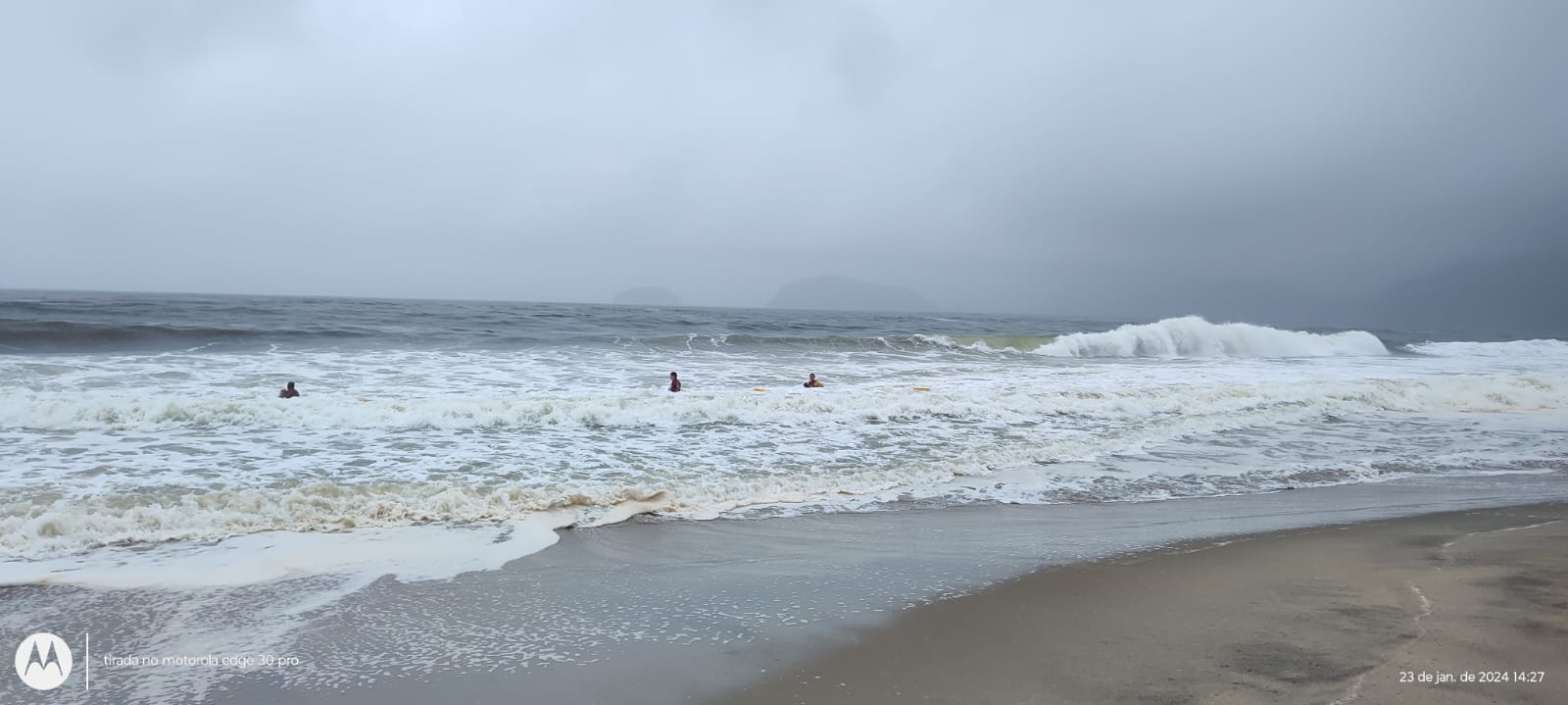 Praia do Puruba, onde jovens de São Paulo se afogaram em Ubatuba; corpo de Sabrina foi encontrado em Paraty, no Rio de Janeiro