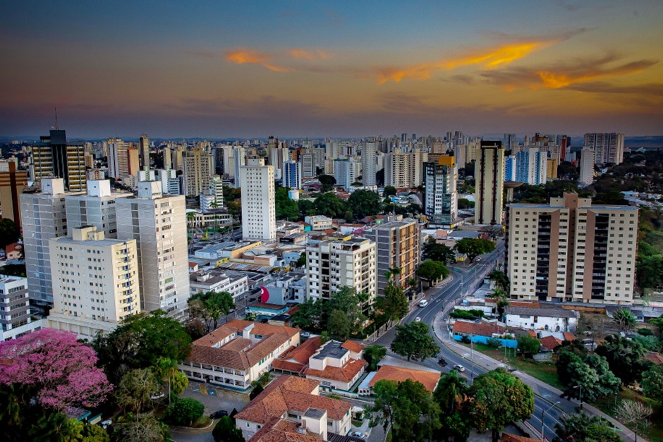 Vista panorâmica de São José dos Campos; imagem ilustra matéria sobre carnês do IPTU a cidade