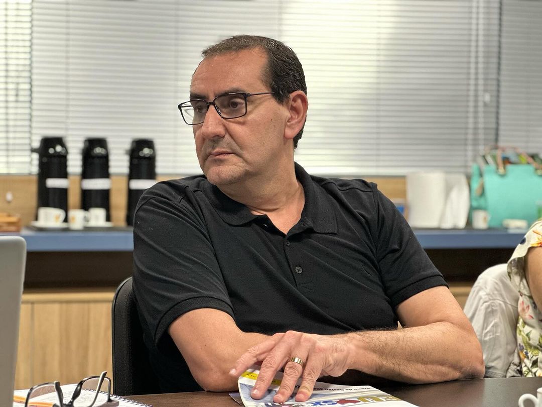 Prefeito de SJC Anderson Farias; Justiça determinou que ele remova as publicações de conteúdo relacionados á prefeitura que estejam com seu nome e logomarca em suas redes sociais