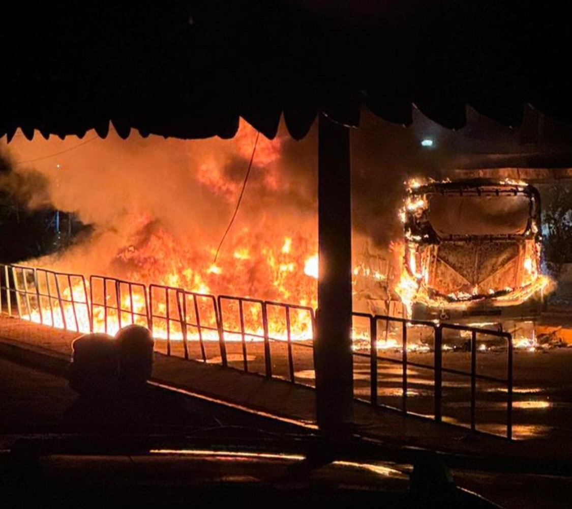 Trasporte coletivo foi alterado após incêndio em ônibus de São Sebastião