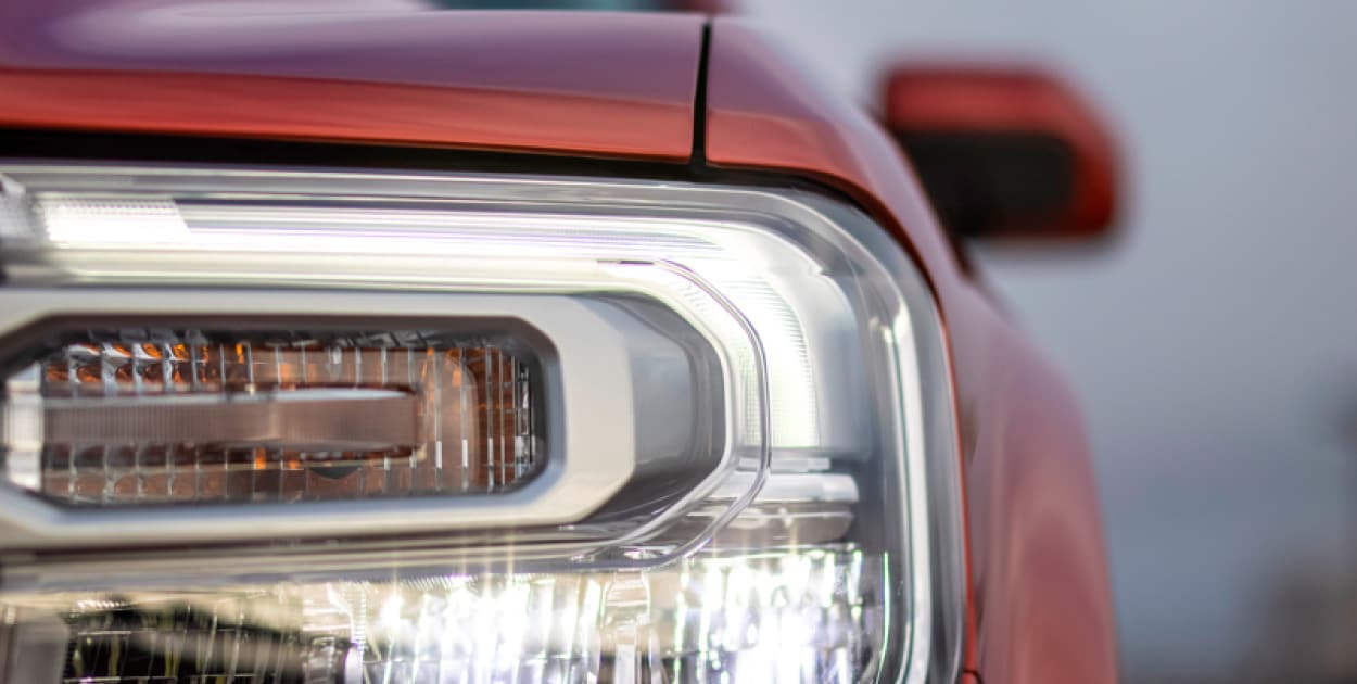 Função Acendimento Automático de Faróis é uma tecnologia no farol que ajuda a evitar acidentes por "cegueira temporária"
